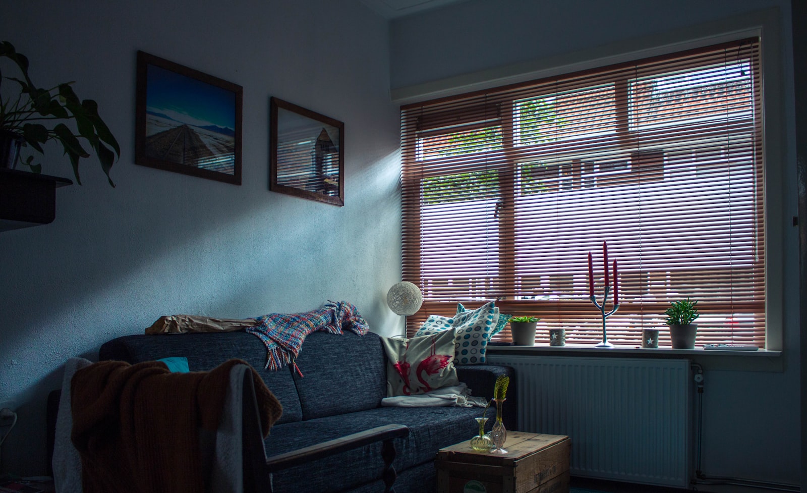 Modern Nederlands interieur met warmtepomp